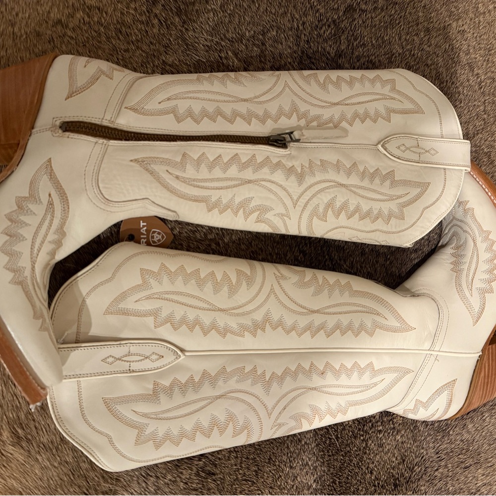 Ariat Women's Casanova Tan and Cream Heeled Boots Size 6.5 - Picture 3 of 6